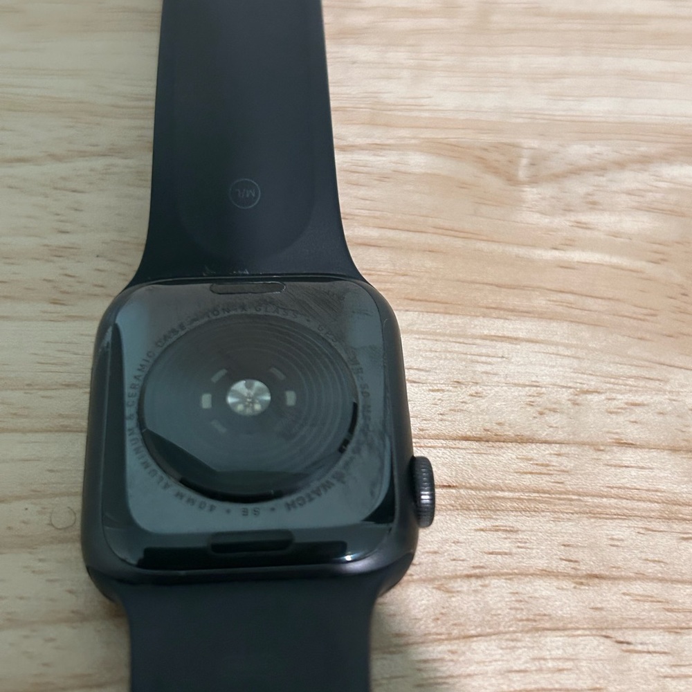 Apple Watch SE - Picture 2 of 2